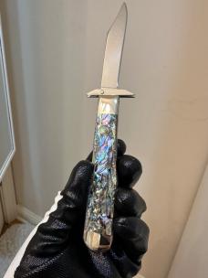Case XX Cheetah w/ Paua handles & Case Collector Club shield. #31 of 100 made w/COA. Absolute Mint! Case XX Cheetah w/ Paua handles & Case Collector Club shield. #31 of 100 made w/COA. Absolute Mint!