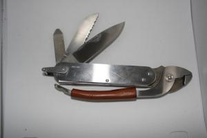 Vintage Al Mar 4x4 tool. Mint with pouch