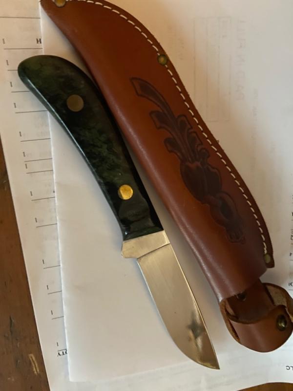 Awesome Queen fixed blade knife