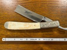 Parker Cut Co "The Improved Eagle Razor" 7-Day Mother of Pearl + 1 Bone Razor Japan Parker Cut Co "The Improved Eagle Razor" 7-Day Mother of Pearl + 1 Bone Razor Japan