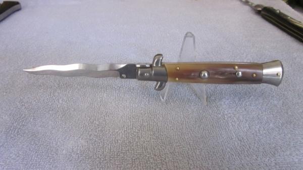 9" Frank B Light horn Kriss stiletto. 9" Frank B Light horn Kriss stiletto.