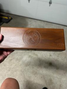 SMITH & WESSON 1973 Texas Ranger Commemorative Limited Edition Bowie Knife. Mint condition. SMITH & WESSON 1973 Texas Ranger Commemorative Limited Edition Bowie Knife. Mint condition.