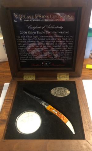 New in wooden display 2006 Case Silver Eagle Commemorative and Toothpick Set