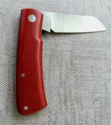 Birdvis Hitchcock..Red Canvas Micarta..Cpm154..Jeweled Spring..box.coa..slip..sticker..DOB 4/22/2022 Birdvis Hitchcock..Red Canvas Micarta..Cpm154..Jeweled Spring..box.coa..slip..sticker..DOB 4/22/2022