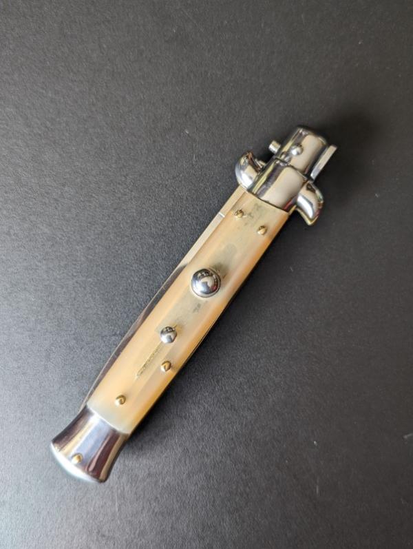 NOS GIOVANNI BELTRAME 23CM-9 INCH FLAT BLADE STILETTO IN BRAZILIAN HONEY HORN NOS GIOVANNI BELTRAME 23CM-9 INCH FLAT BLADE STILETTO IN BRAZILIAN HONEY HORN