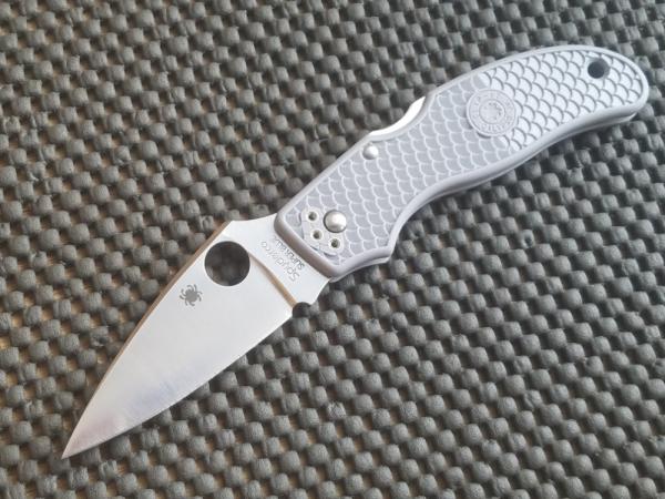 Spyderco Calypso Jr SuperBlue - Factory Second Spyderco Calypso Jr SuperBlue - Factory Second