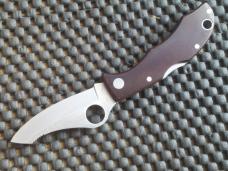 Spyderco Jester with Burgundy Micarta Scales Spyderco Jester with Burgundy Micarta Scales