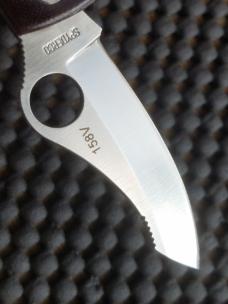 Spyderco Jester with Burgundy Micarta Scales Spyderco Jester with Burgundy Micarta Scales