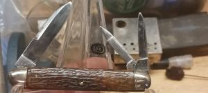 W.H.Morley and Sons 3 Bade whittler