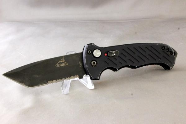 GERBER 06 AUTOMATIC with TANTO Blade, Knife Fires Hard, Locks Tight, Safety Lock, Free Shipping