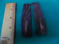 TWO PIECES OF JIGGED BROWN BONE SCALES 3-1/2" USED FOUND IN BAG OF PARTS TWO PIECES OF JIGGED BROWN BONE SCALES 3-1/2" USED FOUND IN BAG OF PARTS