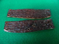 TWO PIECES OF JIGGED BROWN BONE SCALES 3-1/2" USED FOUND IN BAG OF PARTS TWO PIECES OF JIGGED BROWN BONE SCALES 3-1/2" USED FOUND IN BAG OF PARTS