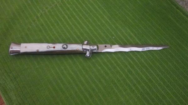 11" Italian Brazilian horn kriss blade. 11" Italian Brazilian horn kriss blade.