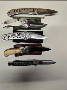 2nd lot of 5 Switchblade knives 2nd lot of 5 Switchblade knives