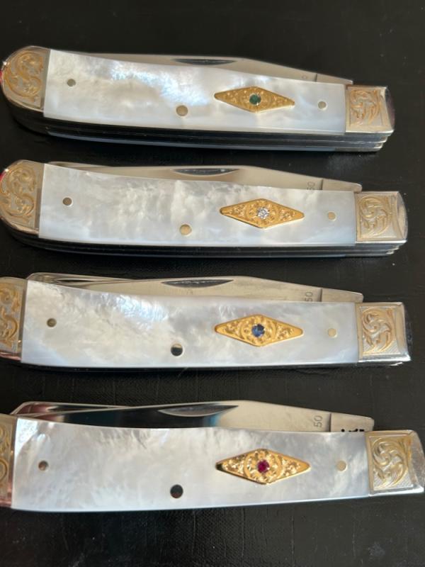 Case XX Pearl Family Jewels Full Trappers 3 of 4 matching Serials Shepherd Hills Exclusive RARE Case XX Pearl Family Jewels Full Trappers 3 of 4 matching Serials Shepherd Hills Exclusive RARE