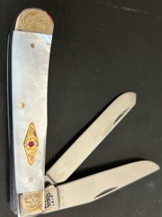 Case XX Pearl Family Jewels Full Trappers 3 of 4 matching Serials Shepherd Hills Exclusive RARE Case XX Pearl Family Jewels Full Trappers 3 of 4 matching Serials Shepherd Hills Exclusive RARE