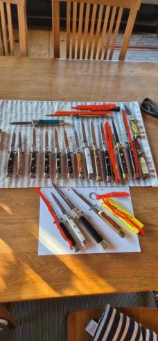Lot of 19 knives 
