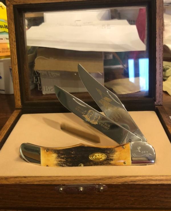 New in Wooden Display Case “First in Flight” Large Stag Folding Hunter with COA New in Wooden Display Case “First in Flight” Large Stag Folding Hunter with COA