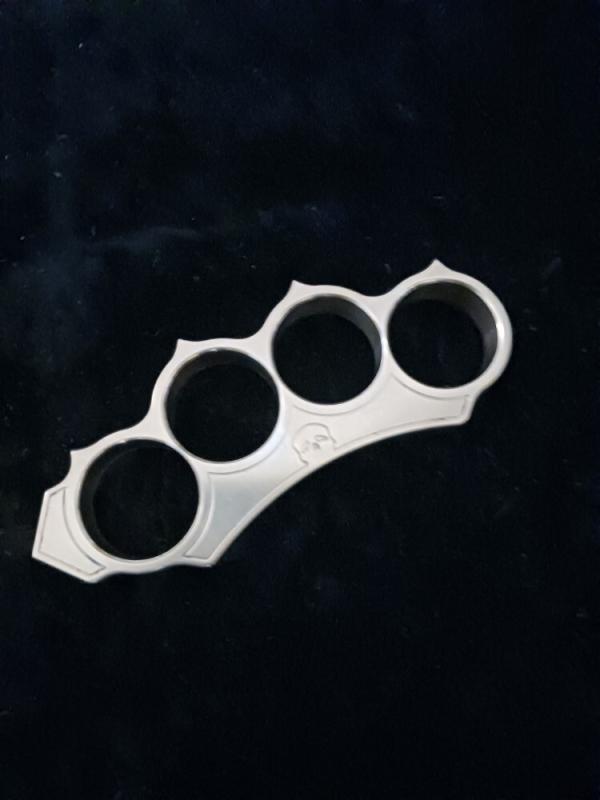 BRASS 4 FINGER RINGER KNUCKS BRASS 4 FINGER RINGER KNUCKS