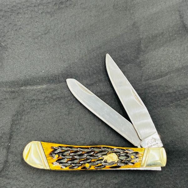Bulldog Brand 4" Antique Green Bone Trapper 2 blade folding pocket knife (41) Bulldog Brand 4" Antique Green Bone Trapper 2 blade folding pocket knife (41)