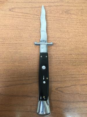 AKC Italian Swing Guard Stiletto Auto 