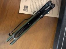 NIB Bear OPS Bold Action V Recurve Tanto Automatic Knife Black/Green G-10 (3.75" Black)