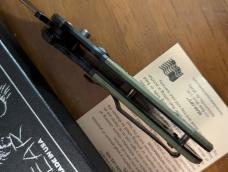 NIB Bear OPS Bold Action V Recurve Tanto Automatic Knife Black/Green G-10 (3.75" Black)
