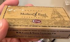 1998 Case XX Mother of Pearl Trapper w/ Scrimshawed Deer Scene on Front and Plain MOP on back. Mint! 1998 Case XX Mother of Pearl Trapper w/ Scrimshawed Deer Scene on Front and Plain MOP on back. Mint!