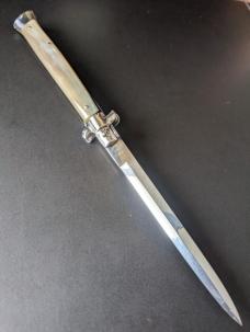 OLDER FRANK BELTRAME 33CM 13inch BAYONET STILETTO BRAZILIAN HORN...NOS OLDER FRANK BELTRAME 33CM 13inch BAYONET STILETTO BRAZILIAN HORN...NOS