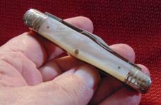 ROBESON (BY QUEEN) “CROWN JEWEL"BALLOON WHITTLER WITH FIERY PEARL HANDLES ( CHECK OR MONEY ORDER ) ROBESON (BY QUEEN) “CROWN JEWEL"BALLOON WHITTLER WITH FIERY PEARL HANDLES ( CHECK OR MONEY ORDER )