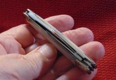 ROBESON (BY QUEEN) “CROWN JEWEL"BALLOON WHITTLER WITH FIERY PEARL HANDLES ( CHECK OR MONEY ORDER ) ROBESON (BY QUEEN) “CROWN JEWEL"BALLOON WHITTLER WITH FIERY PEARL HANDLES ( CHECK OR MONEY ORDER )
