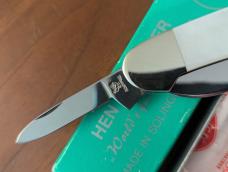 2000 HEN & ROOSTER Solingen 352 MOP Genuine Mother of Pearl Canoe MINT NEW IN BOX 2000 HEN & ROOSTER Solingen 352 MOP Genuine Mother of Pearl Canoe MINT NEW IN BOX