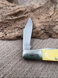 Remington Pocket knife, Barlow, Yellow handle, USA (62) Remington Pocket knife, Barlow, Yellow handle, USA (62)