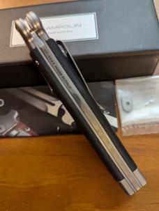 NIB AGA CAMPOLIN 9INCH-23CM ZERO CARBON FIBER SCALES W/BOHLER SATIN DAGGER BLADE NIB AGA CAMPOLIN 9INCH-23CM ZERO CARBON FIBER SCALES W/BOHLER SATIN DAGGER BLADE