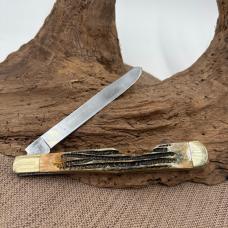 Queen Easy Open Winterbottom Jigged Bone Handle 5 3/8" Pocketknife QN62EOWB (20) Queen Easy Open Winterbottom Jigged Bone Handle 5 3/8" Pocketknife QN62EOWB (20)