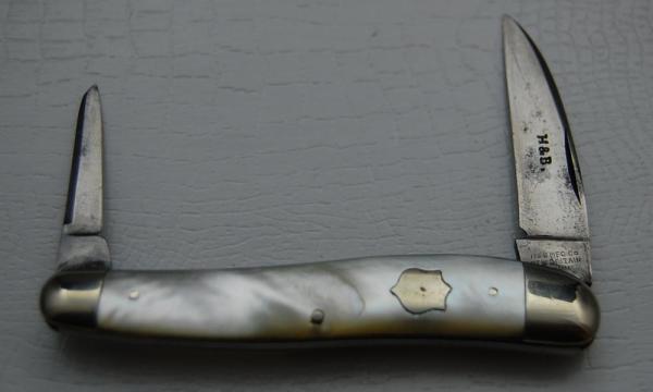 Humason and Beckley In Excellent Condition With Mother of Pearl Covers 3 1/4 Humason and Beckley In Excellent Condition With Mother of Pearl Covers 3 1/4