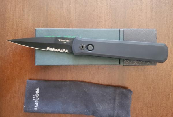 Pro-Tech SWAT Tactical Godfather Black on Black 154 CM Combo Blade Pro-Tech SWAT Tactical Godfather Black on Black 154 CM Combo Blade