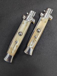DUO OF GIOVANNI BELTRAME FLAT BLADE 23CM & 20CM STILETTOS FRENCH TIP HONEY HORN AUTOMATICS...NOS DUO OF GIOVANNI BELTRAME FLAT BLADE 23CM & 20CM STILETTOS FRENCH TIP HONEY HORN AUTOMATICS...NOS