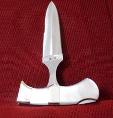 MINT PARKER CUT. CO. LOCKBACK PUSH DAGGER GEN. PEARL c1978-1983 RARE ( CHECK OR MONEY ORDER ) MINT PARKER CUT. CO. LOCKBACK PUSH DAGGER GEN. PEARL c1978-1983 RARE ( CHECK OR MONEY ORDER )