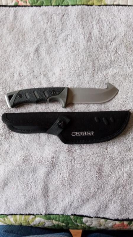 Gerber Metolius Fixed Blade Guthook Hunting Knife Nice Condition Discontinued