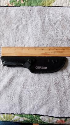 Gerber Metolius Fixed Blade Guthook Hunting Knife Nice Condition Discontinued