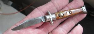 NO SNAPPY on this Colonial SNAPPY **Parts Knife D44