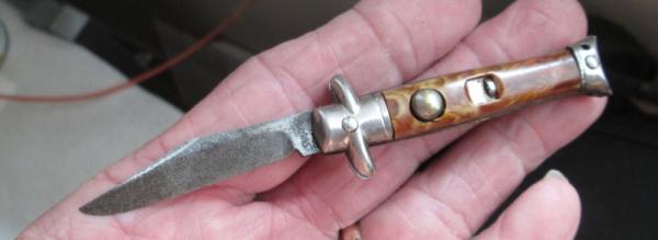 NO SNAPPY on this Colonial SNAPPY **Parts Knife D44