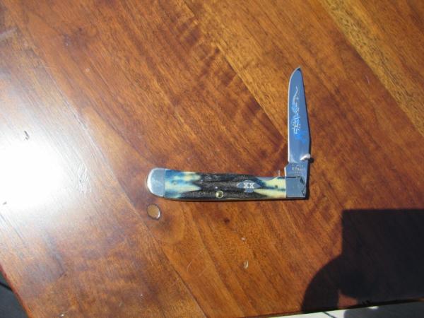 Case XX Blue Stag Trapperlock (Tomahawk Shield) Case XX Blue Stag Trapperlock (Tomahawk Shield)