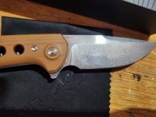 REATE PL-XF. Drop Point Blade. Tan G10 Handle. Quality crafted knife. Good weight very smoot REATE PL-XF. Drop Point Blade. Tan G10 Handle. Quality crafted knife. Good weight very smoot