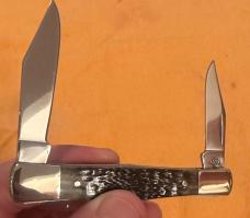 2001 CASE XX COLLECTORS CLUB 20TH ANNIV. HALF WHITTLER W/MOSS GREEN HANDLES & SQUARE BOLSTERS. MINT! 2001 CASE XX COLLECTORS CLUB 20TH ANNIV. HALF WHITTLER W/MOSS GREEN HANDLES & SQUARE BOLSTERS. MINT!