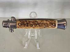 BOLSTER RELEASE NO BUTTONS OR LEVER..  