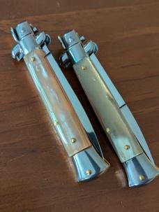 DUO OF FRANK BELTRAME 23CM 9" BAYONET & DAGGER STILETTO SET BRAZILIAN HONEY HORN AUTOMATICS...NEW DUO OF FRANK BELTRAME 23CM 9" BAYONET & DAGGER STILETTO SET BRAZILIAN HONEY HORN AUTOMATICS...NEW