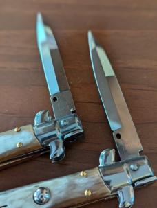 DUO OF FRANK BELTRAME 23CM 9" BAYONET & DAGGER STILETTO SET BRAZILIAN HONEY HORN AUTOMATICS...NEW DUO OF FRANK BELTRAME 23CM 9" BAYONET & DAGGER STILETTO SET BRAZILIAN HONEY HORN AUTOMATICS...NEW
