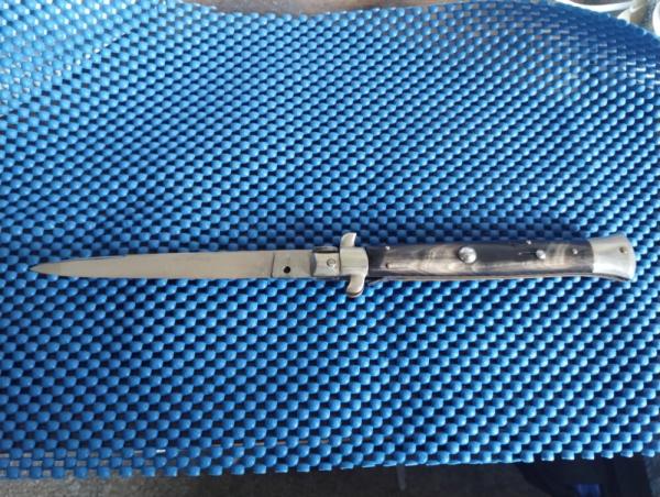 Tarry Levigne 11" Switchblade Tarry Levigne 11" Switchblade